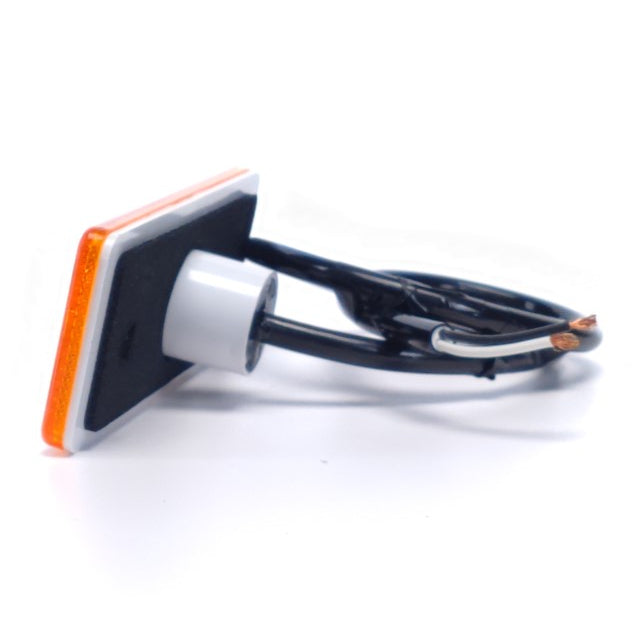 Built-in Amber Position Lamp with 4 LEDs